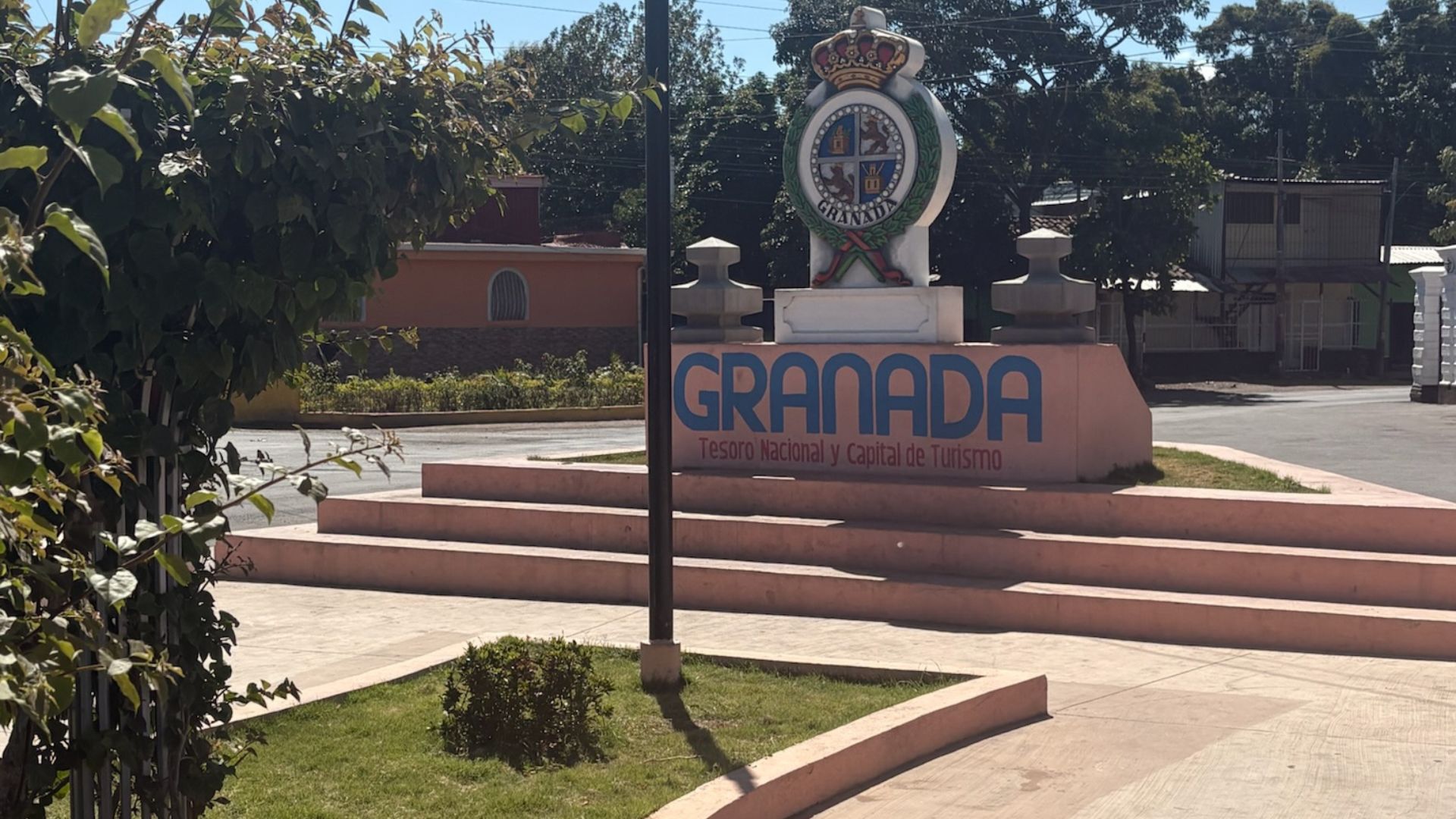 Granada i Nicaragua – velkomstskilt til en af landets mest populære turistdestinationer